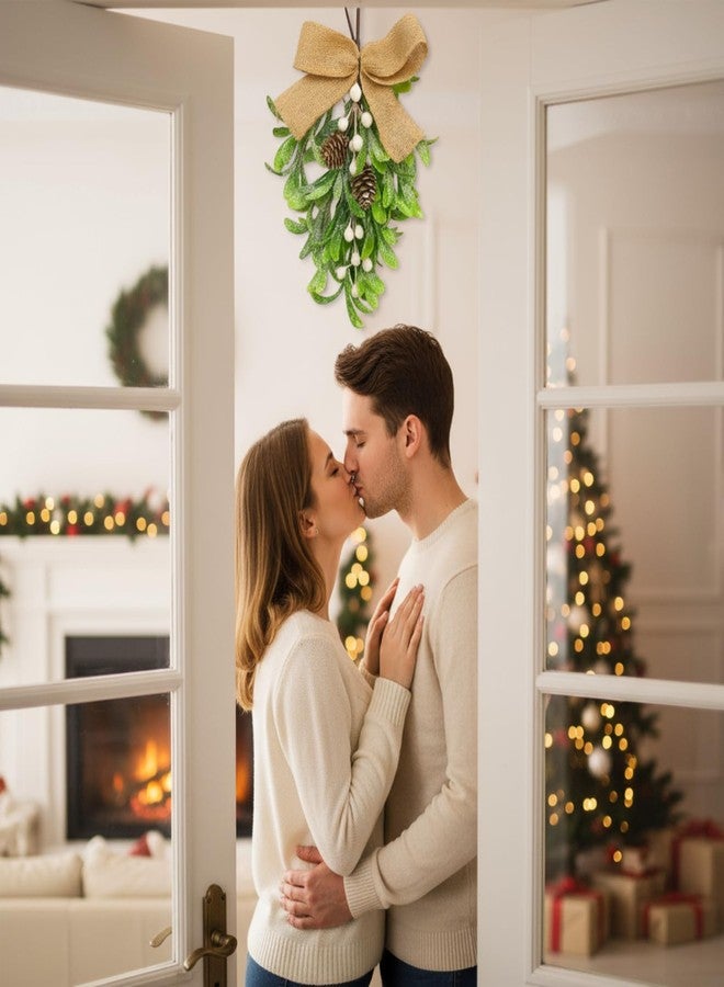 زينة عيد الميلاد الكبيرة من نبات الدبق من دايفونلي، مقاس 12 بوصة، زينة عيد الميلاد، نبات الدبق الاصطناعي العملاق المعلق، باقة زهور عيد الميلاد مع أغصان من التوت الأحمر والأبيض، إكليل زهور عيد الميلاد (قطعة واحدة، أبيض) - Image 3